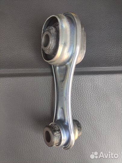 Подушка двигателя Веста задняя новая оригинал