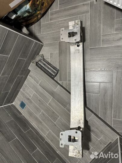 Усилитель заднего бампера Touareg 3