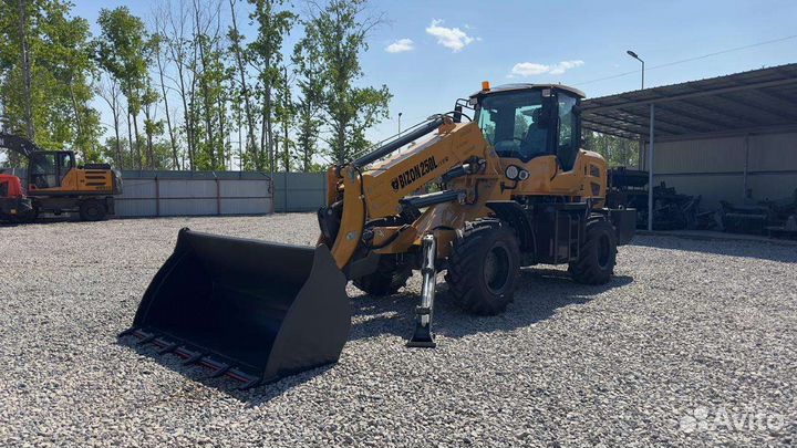 Телескопический погрузчик BIZON 250L, 2024