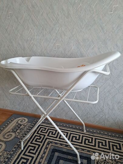Ванночка для купания с подставкой