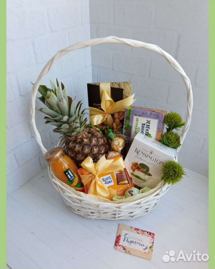 Подарочный набор в корзине в наличии