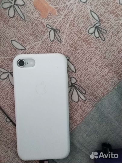 Телефон iPhone 8