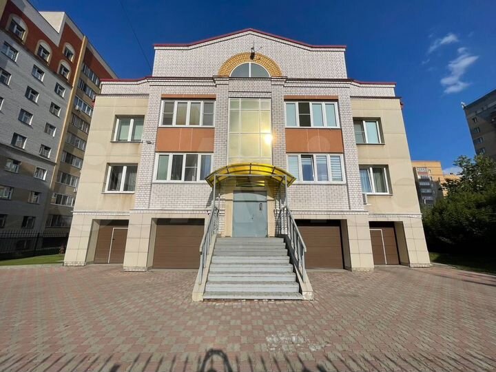 3-к. квартира, 109,7 м², 2/3 эт.