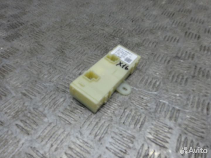 Блок управления закрыванием багажника Мерседес 166