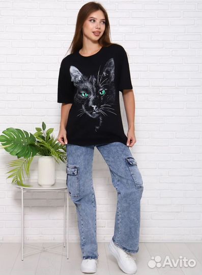 Футболка женская р-ы: 48, 50, 52 светящийся принт