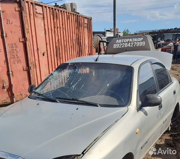 Стекло двери chevrolet lanos