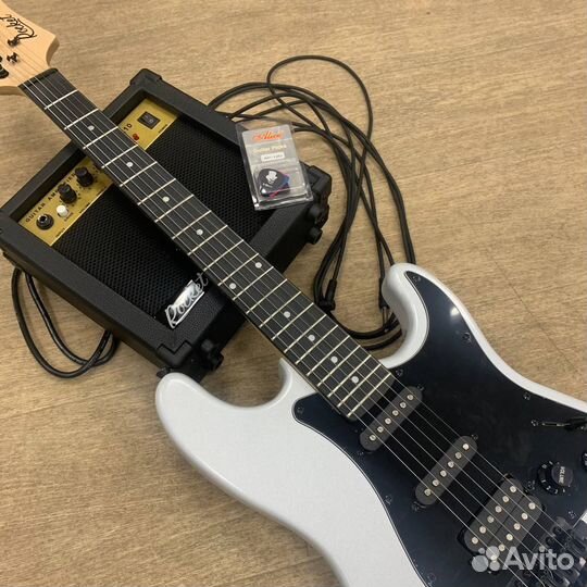 Электрогитара с комбиком (+ провод и медиаторы)