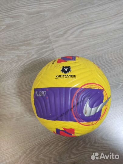 Футбольный мяч Nike Flight