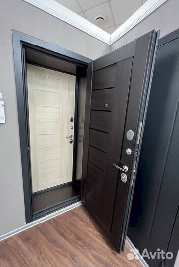 Входная дверь