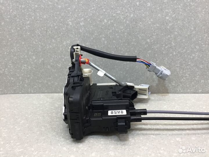 Замок двери передней правой Kia Cerato 2018