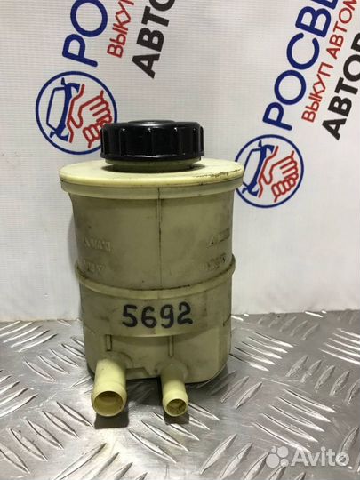 Бачок гур Renault Duster 1