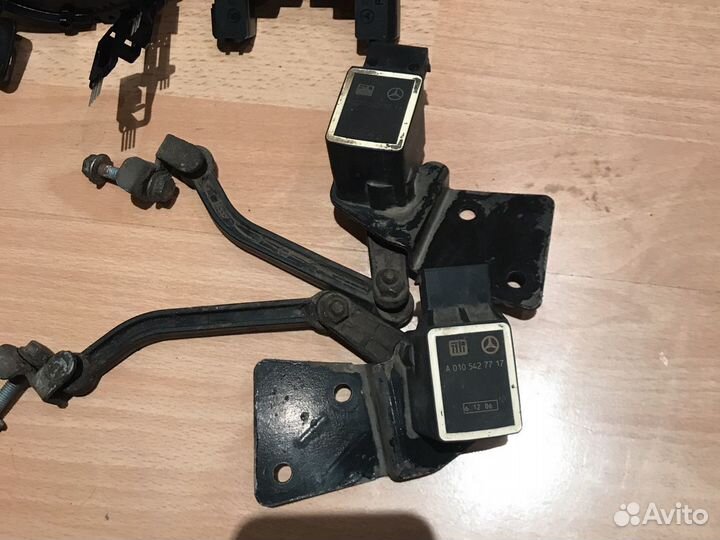 Датчик положения кузова Мерседес мл гл 164