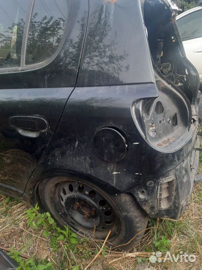 Toyota vitz в разбор на запчасти