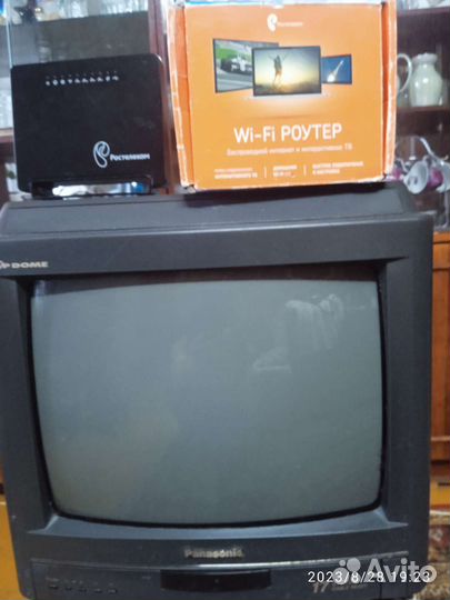 Телевизор,Wi-Fi роутер