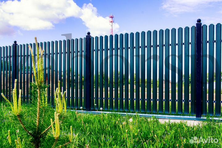 Забор из штакетника для дома