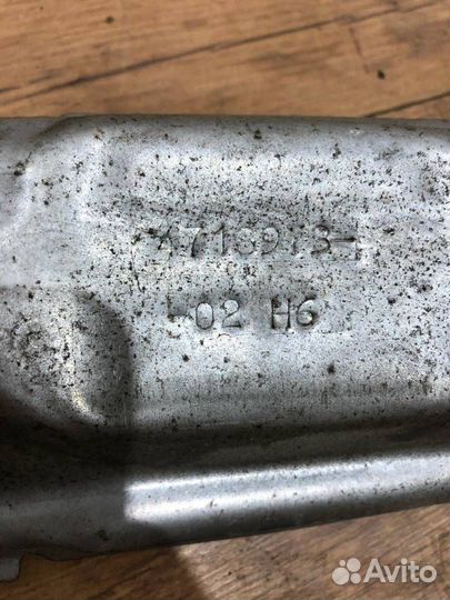 Защита (экран) выпускного коллектора BMW 3 4718973