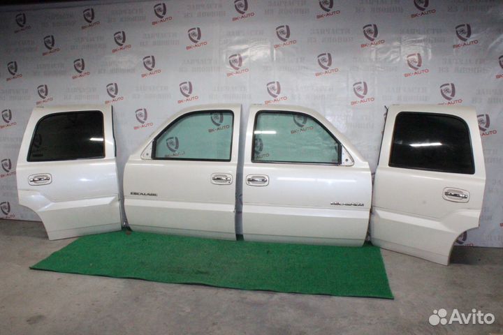 Комплект дверей Cadillac Escalade GMT800