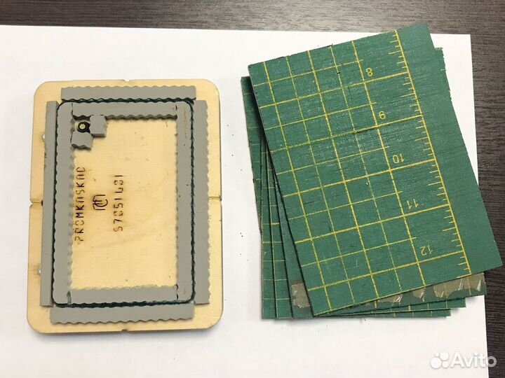 Штанцформа 70х105мм с отверстием (для пробников)