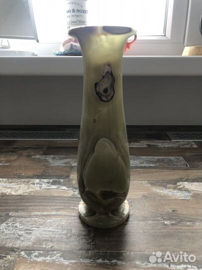 Ваза из оникса