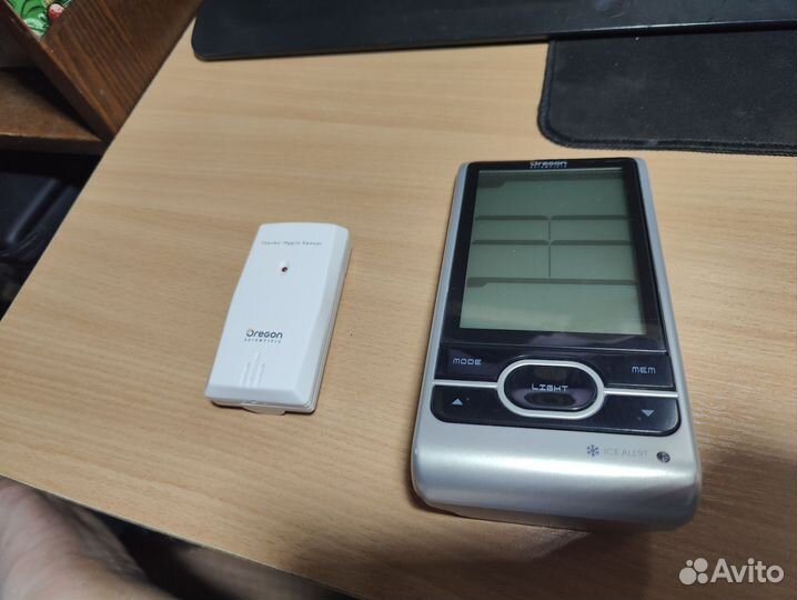 Метеостанция Oregon Scientific BAR208HG