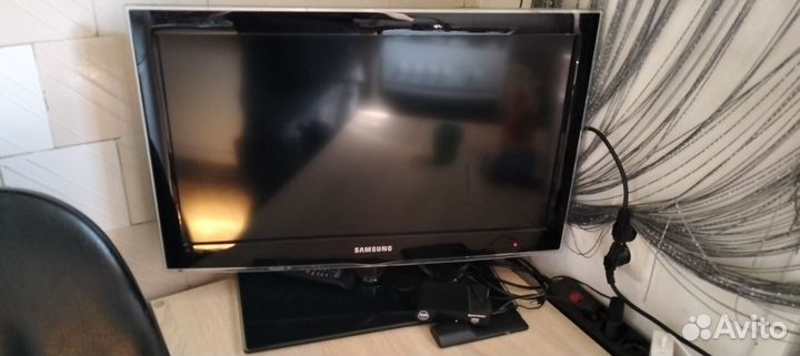 Телевизор ЖК бу 26 дюймов