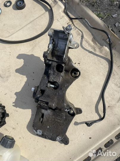 Крепление генератора ларгус