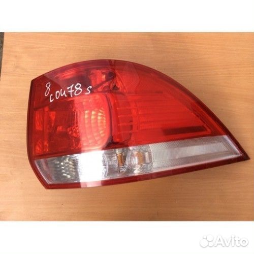 Фонарь задний правый Volkswagen Golf 5 1K9945096D