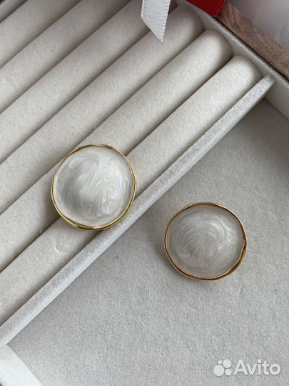 Сертои крупные красивые эмаль