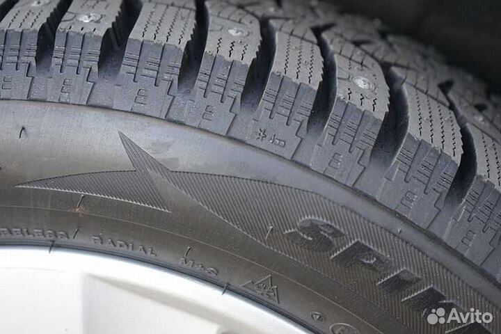 Bridgestone Blizzak Spike-02 205/60 R16 92T