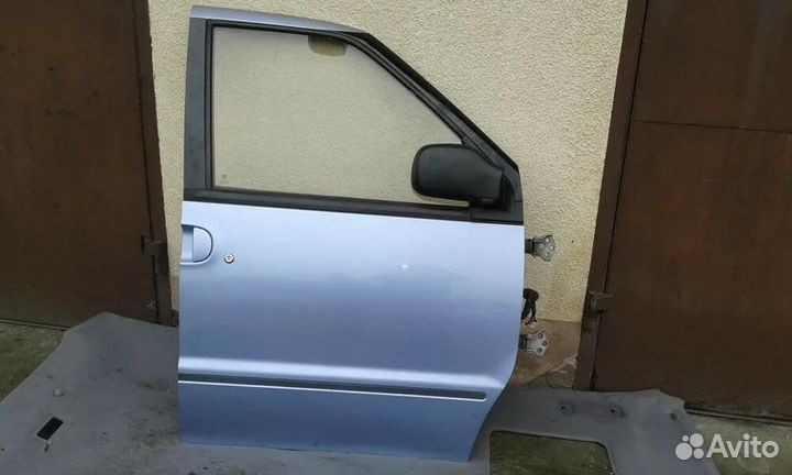 Nissan serena c23 передняя правая дверь