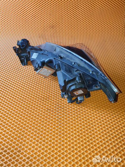 Фара правая в сборе Mazda 3 BM