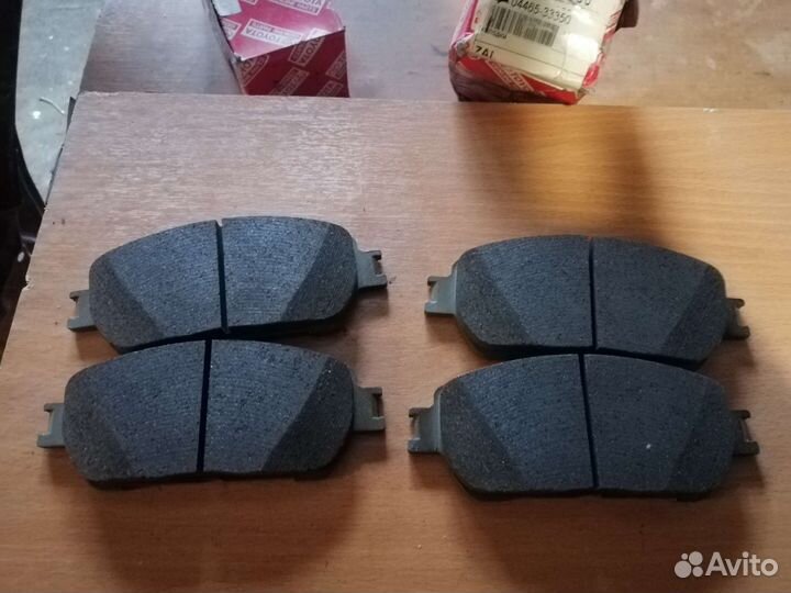 Колодки тормозные передние Toyota Caldina ES300