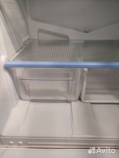 Холодильник indesit