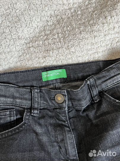 Джинсы черные 128 united color of benetton