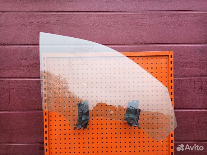 Стекло двери BMW X5 e53