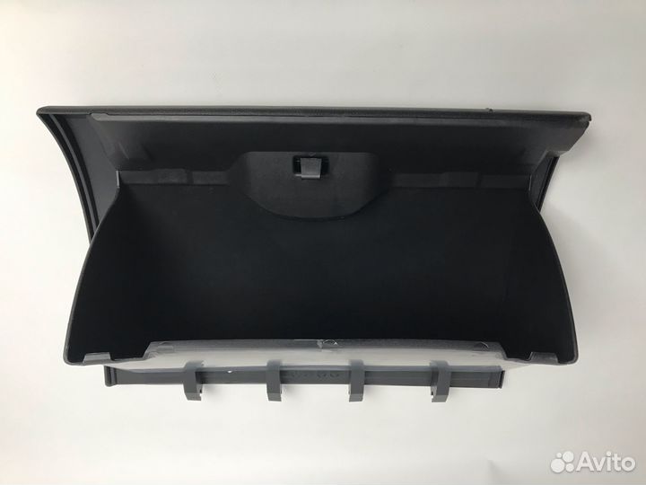 Крышка вещевого ящика 2190 Granta