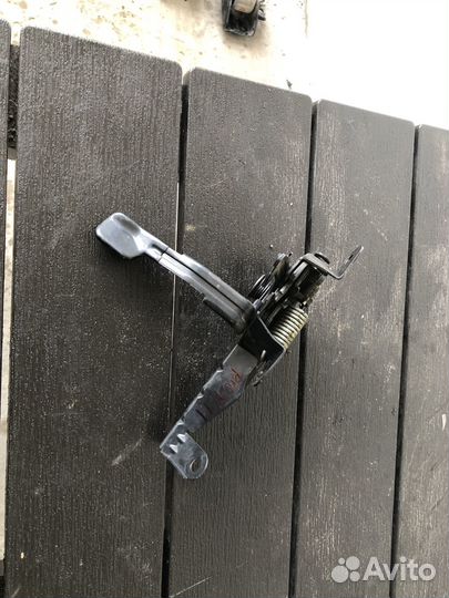 Замок капота Kia Rio 3