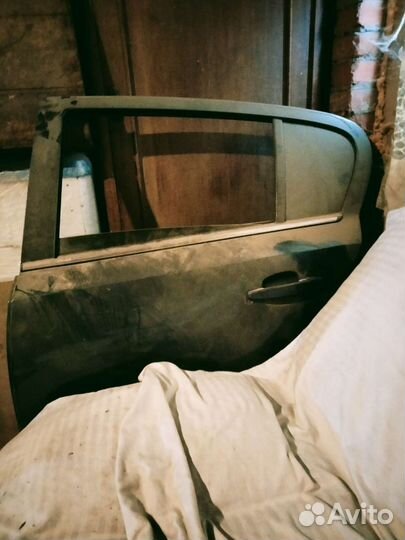 Дверь Опель астра Н 2007 год