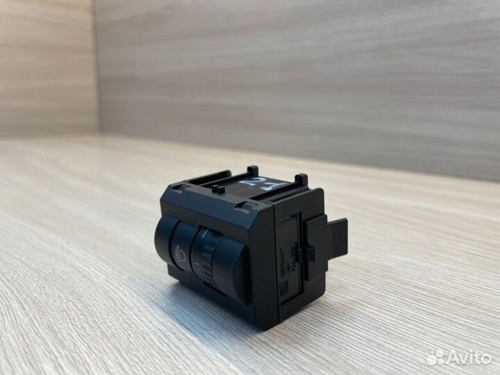 Кнопка корректора фар Skoda Rapid