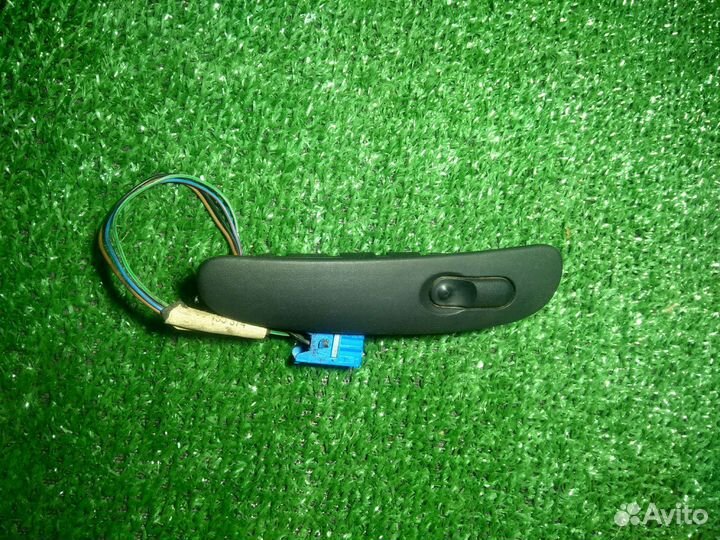 Кнопка стеклоподъемника правая Opel Vectra B