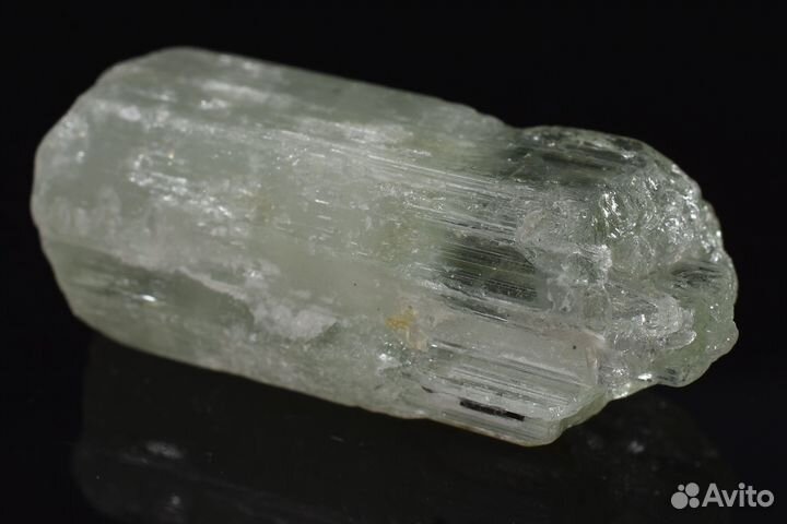 Красивый кристалл Зональный берилл. Лот №1177