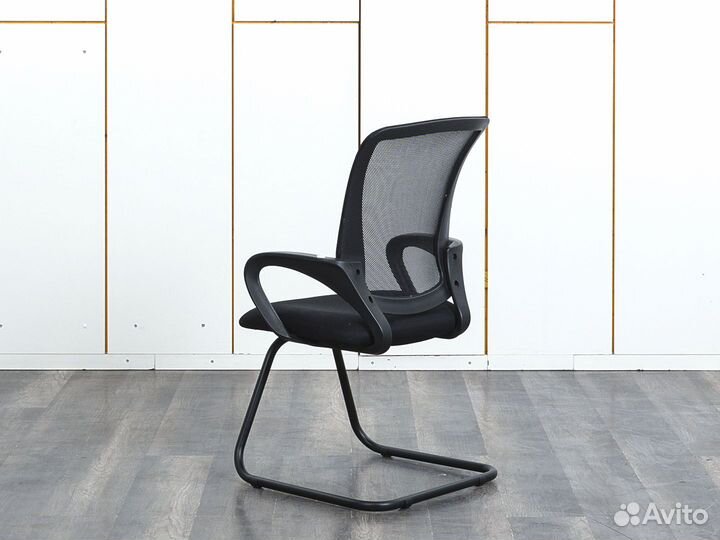 Офисное кресло