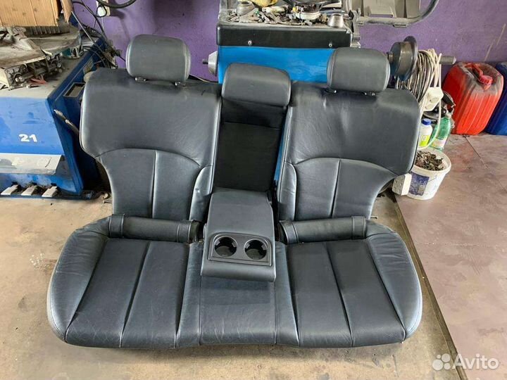 Заднее сиденье