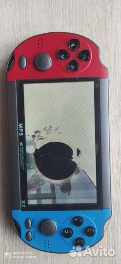 Игровая консоль