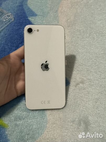 iPhone SE, 64 ГБ