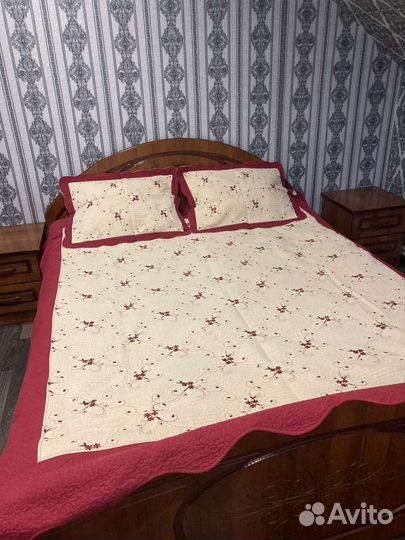 Покрывало на кровать и наволочки