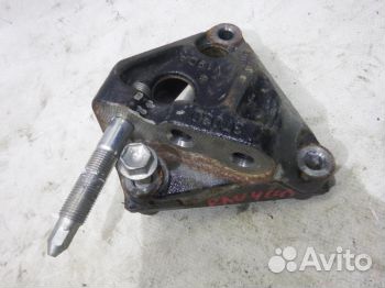 Кронштейн двигателя