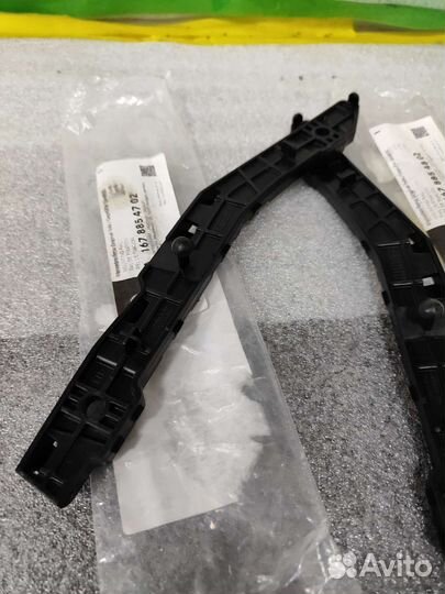 Замок переднего бампера GLS w167