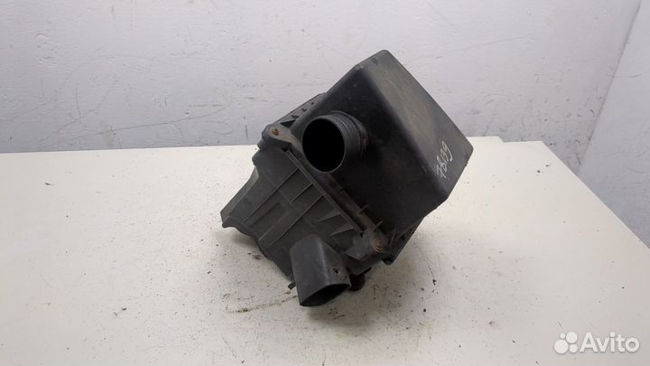 Корпус воздушного фильтра Volkswagen Polo, 2011