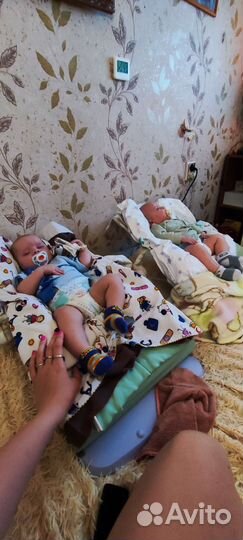 Подушка и шезлонг